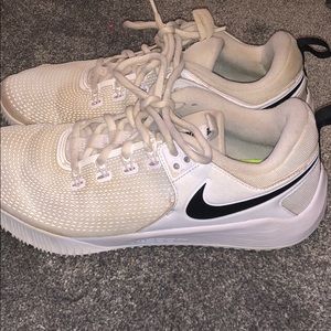 nike women’s zoom hyperace 2 volleyball shoes